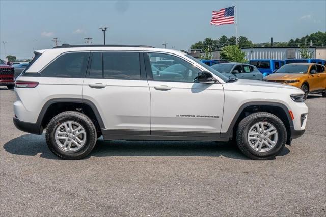 2024 Jeep Grand Cherokee GRAND CHEROKEE LAREDO 4X4