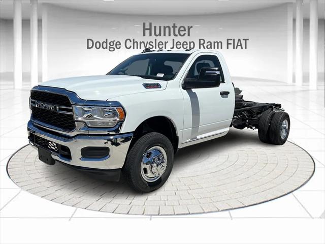 2024 RAM Ram 3500 Chassis Cab RAM 3500 TRADESMAN CHASSIS REGULAR CAB 4X4 84 CA 2024 RAM Ram 3500 Chassis Cab RAM 3500 TRADESMAN CHASSIS REGULAR CAB 4X4 84 CA