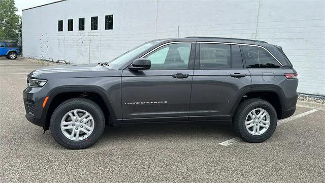 2024 Jeep Grand Cherokee GRAND CHEROKEE LAREDO 4X4