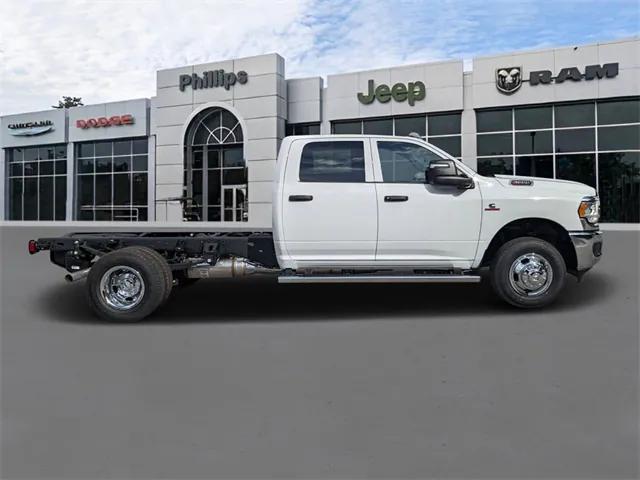 2024 RAM Ram 3500 Chassis Cab RAM 3500 TRADESMAN CREW CAB CHASSIS 4X4 60 CA