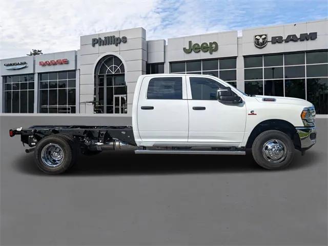 2024 RAM Ram 3500 Chassis Cab RAM 3500 TRADESMAN CREW CAB CHASSIS 4X4 60 CA