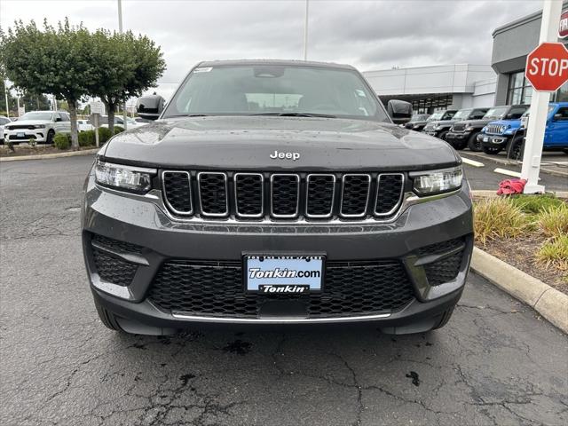 2024 Jeep Grand Cherokee GRAND CHEROKEE LAREDO X 4X4