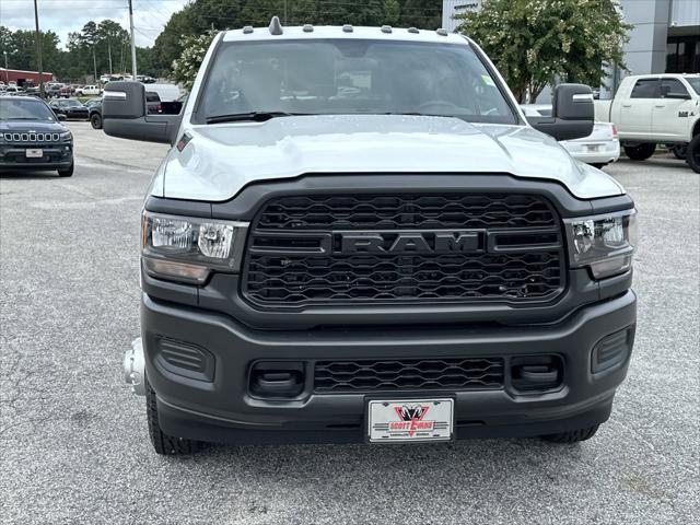 2024 RAM Ram 3500 Chassis Cab RAM 3500 TRADESMAN CREW CAB CHASSIS 4X4 60 CA