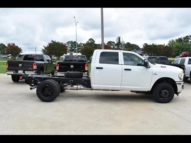 2024 RAM Ram 3500 Chassis Cab RAM 3500 TRADESMAN CREW CAB CHASSIS 4X4 60 CA