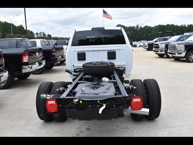 2024 RAM Ram 3500 Chassis Cab RAM 3500 TRADESMAN CREW CAB CHASSIS 4X4 60 CA