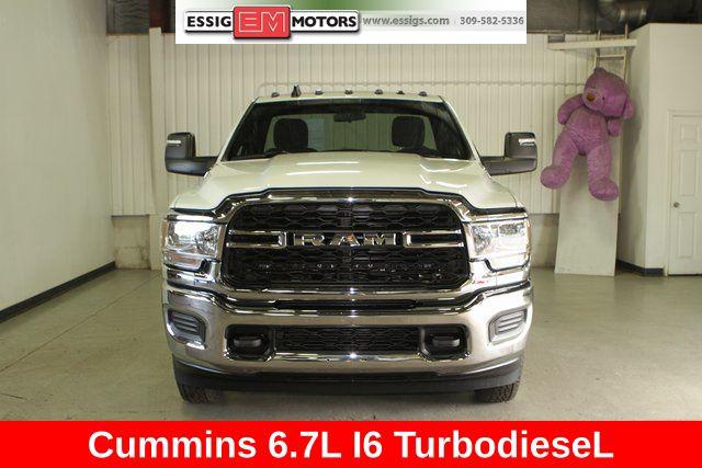 2024 RAM Ram 3500 Chassis Cab RAM 3500 TRADESMAN CHASSIS REGULAR CAB 4X4 84 CA