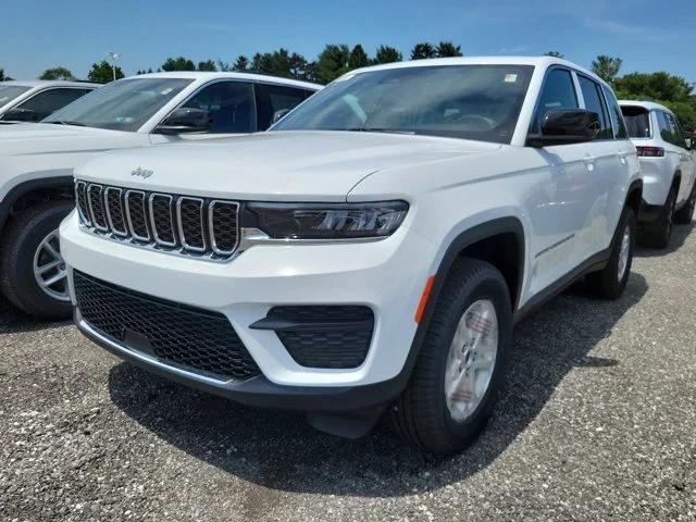 2024 Jeep Grand Cherokee GRAND CHEROKEE LAREDO 4X4