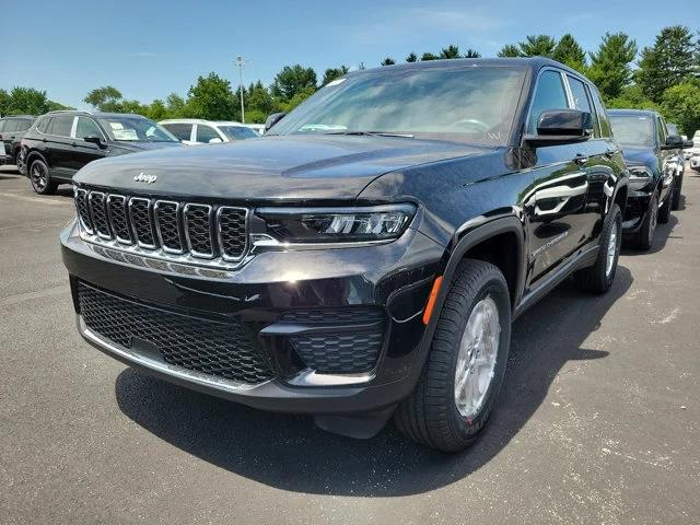 2024 Jeep Grand Cherokee GRAND CHEROKEE LAREDO 4X4