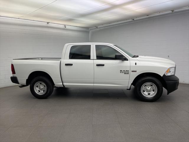 2024 RAM Ram 1500 Classic RAM 1500 CLASSIC TRADESMAN CREW CAB 4X4 57 BOX