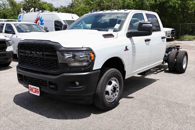 2024 RAM Ram 3500 Chassis Cab RAM 3500 TRADESMAN CREW CAB CHASSIS 4X4 60 CA