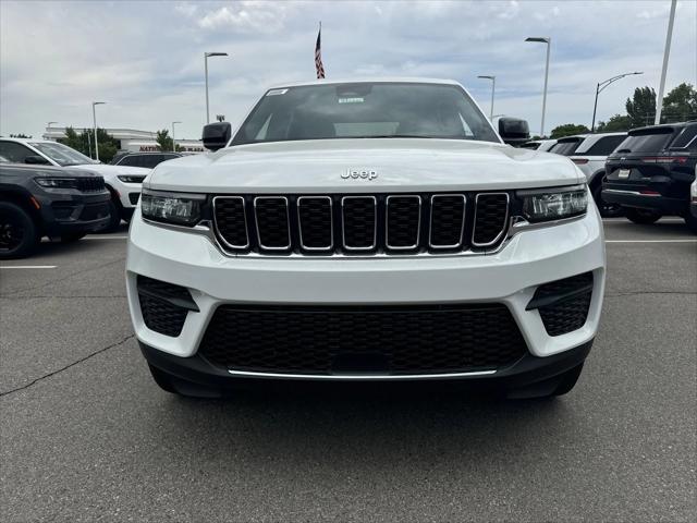 2024 Jeep Grand Cherokee GRAND CHEROKEE LAREDO X 4X4