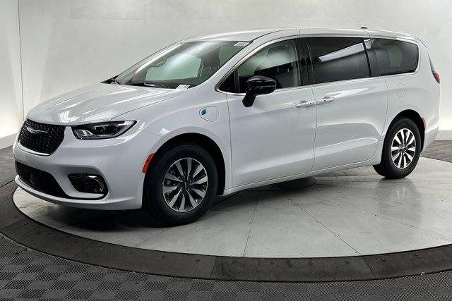 2024 Chrysler Pacifica Hybrid