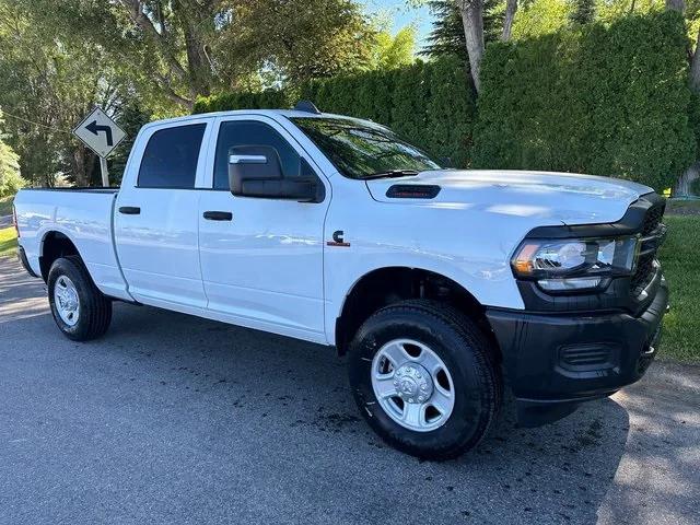 2023 RAM 3500 Tradesman Crew Cab 4x4 64 Box