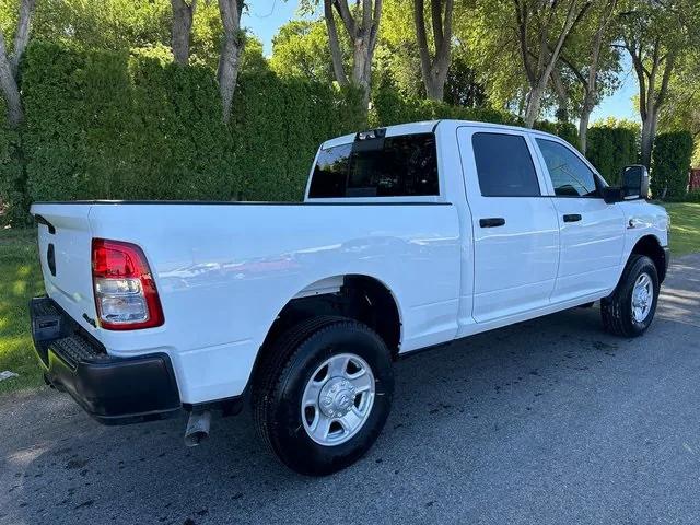 2023 RAM 3500 Tradesman Crew Cab 4x4 64 Box