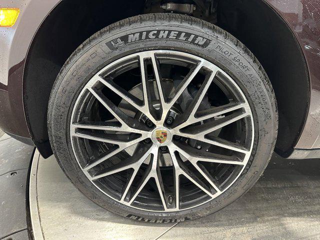 2024 Porsche Macan AWD