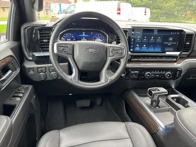 2024 Chevrolet Silverado 1500 4WD Crew Cab Short Bed RST