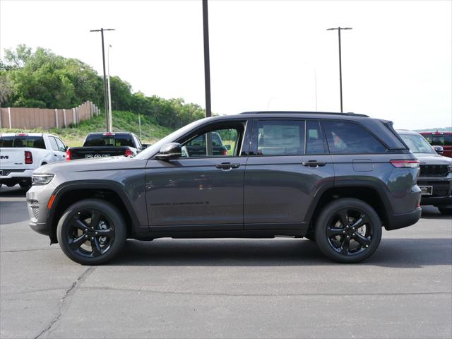 2024 Jeep Grand Cherokee Laredo 4x4