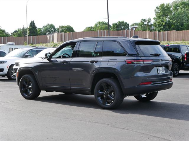 2024 Jeep Grand Cherokee Laredo 4x4