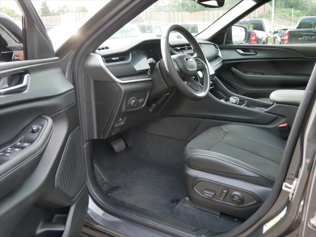 2024 Jeep Grand Cherokee Laredo 4x4