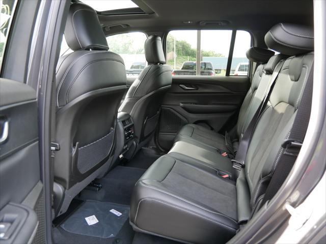 2024 Jeep Grand Cherokee Laredo 4x4