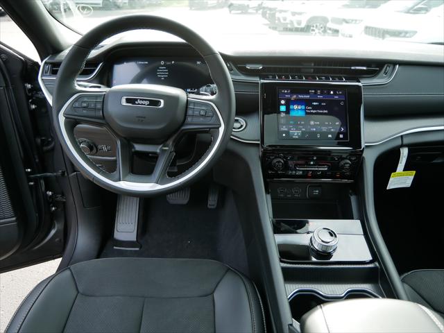 2024 Jeep Grand Cherokee Laredo 4x4