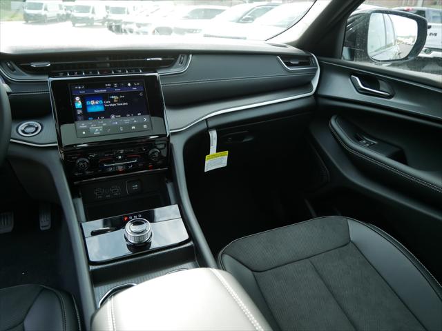 2024 Jeep Grand Cherokee Laredo 4x4