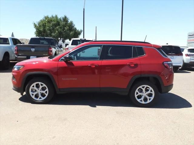 2024 Jeep Compass COMPASS LATITUDE 4X4