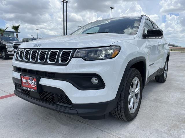 2024 Jeep Compass COMPASS LATITUDE 4X4