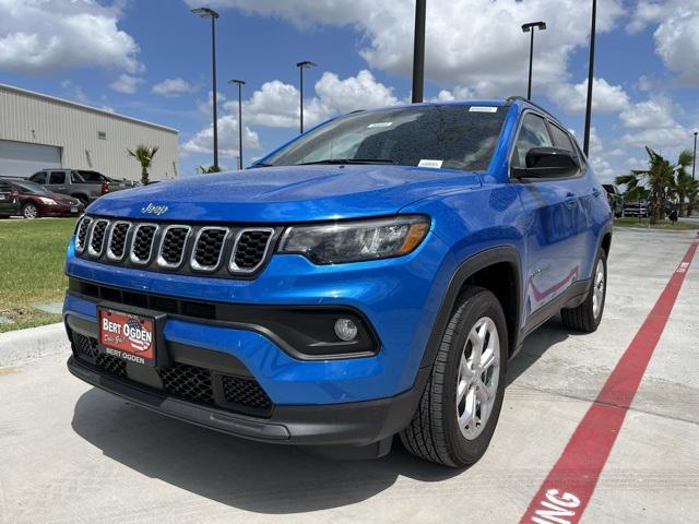 2024 Jeep Compass COMPASS LATITUDE 4X4