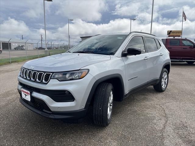 2024 Jeep Compass COMPASS LATITUDE 4X4