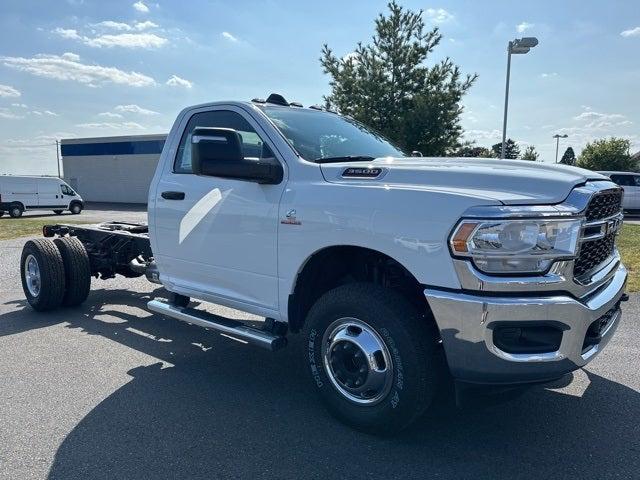 2024 RAM Ram 3500 Chassis Cab RAM 3500 TRADESMAN CHASSIS REGULAR CAB 4X4 84 CA