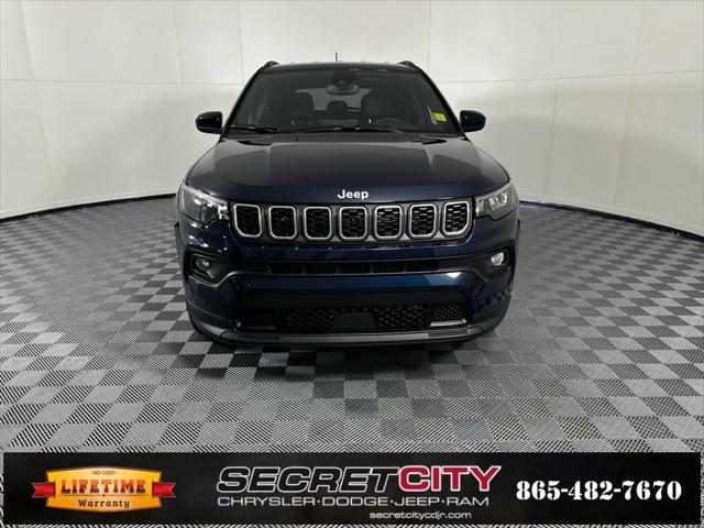 2024 Jeep Compass COMPASS LATITUDE 4X4