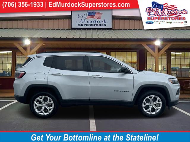 2024 Jeep Compass COMPASS LATITUDE 4X4