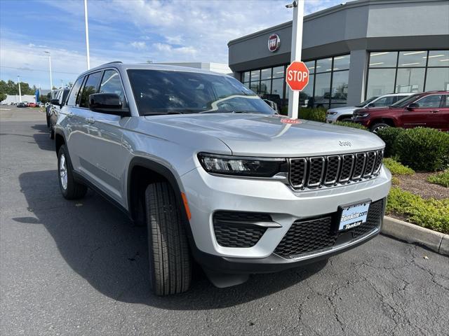 2024 Jeep Grand Cherokee GRAND CHEROKEE LAREDO X 4X4