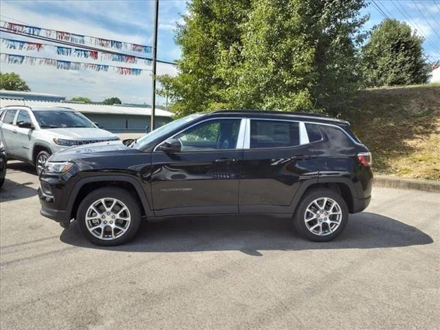 2024 Jeep Compass COMPASS LATITUDE LUX 4X4