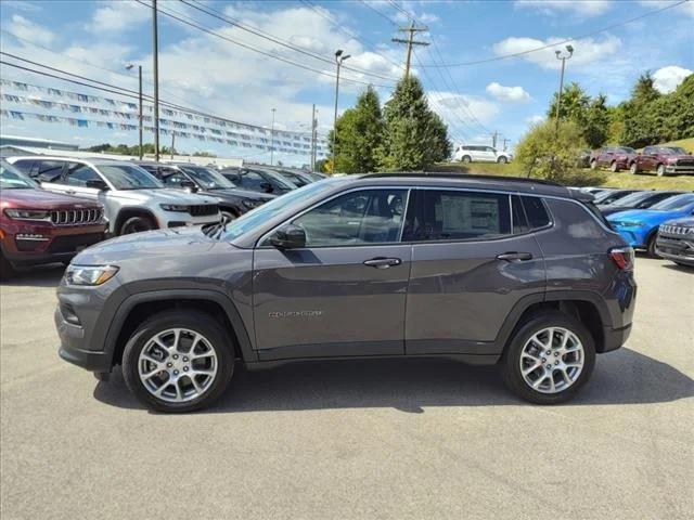 2024 Jeep Compass COMPASS LATITUDE LUX 4X4