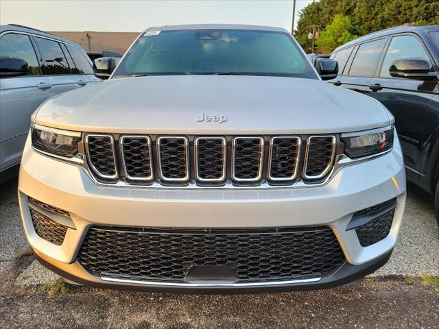 2024 Jeep Grand Cherokee GRAND CHEROKEE LAREDO X 4X4