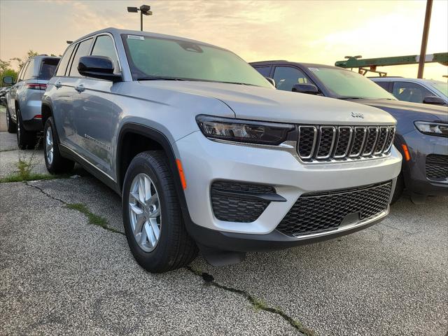 2024 Jeep Grand Cherokee GRAND CHEROKEE LAREDO X 4X4