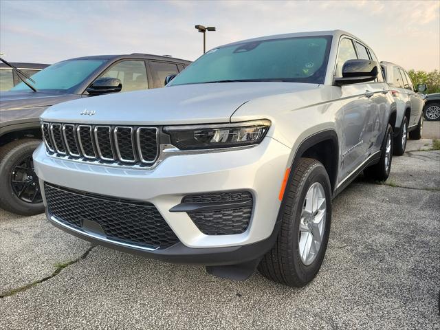 2024 Jeep Grand Cherokee GRAND CHEROKEE LAREDO X 4X4