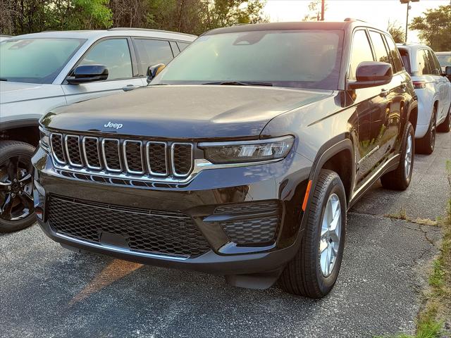 2024 Jeep Grand Cherokee GRAND CHEROKEE LAREDO X 4X4