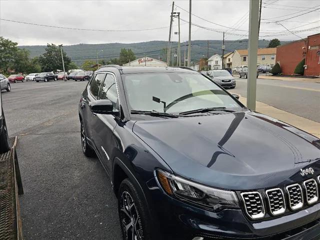 2024 Jeep Compass COMPASS LIMITED 4X4