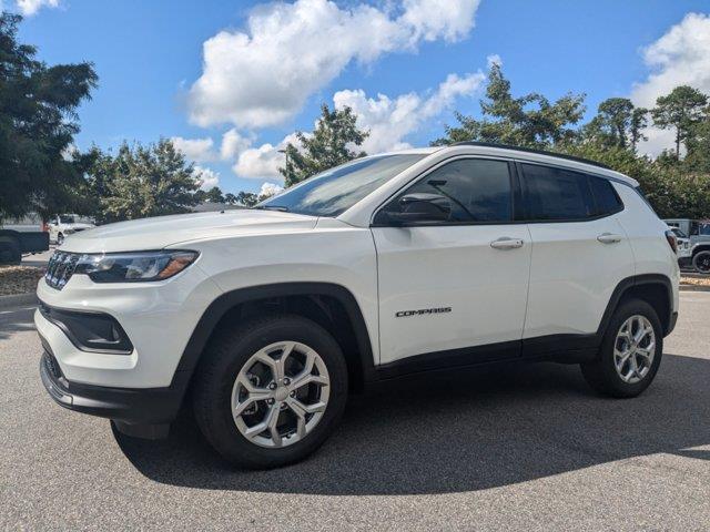 2024 Jeep Compass COMPASS LATITUDE 4X4