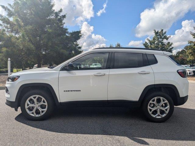 2024 Jeep Compass COMPASS LATITUDE 4X4