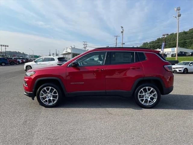 2024 Jeep Compass COMPASS LATITUDE LUX 4X4