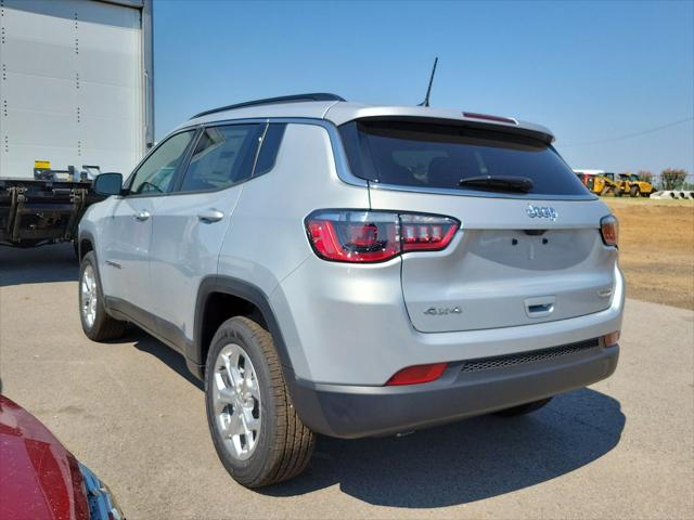 2024 Jeep Compass COMPASS LATITUDE 4X4