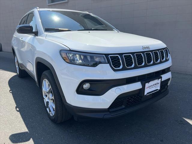 2024 Jeep Compass COMPASS LATITUDE LUX 4X4