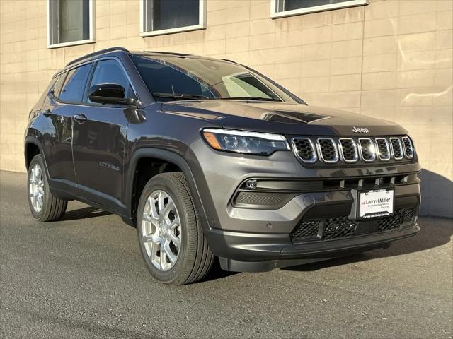 2024 Jeep Compass COMPASS LATITUDE LUX 4X4