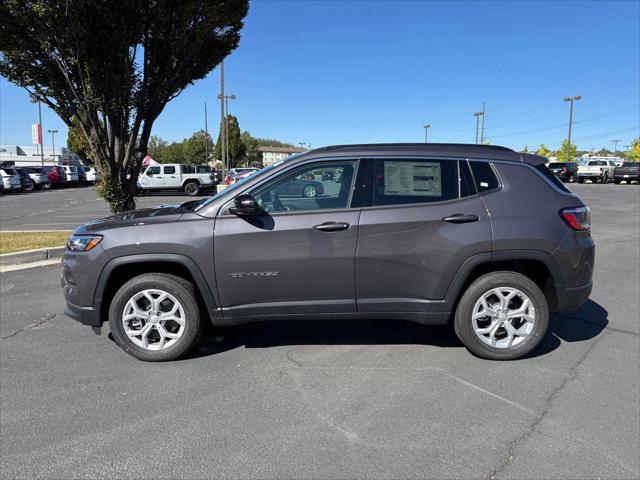 2024 Jeep Compass COMPASS LATITUDE 4X4