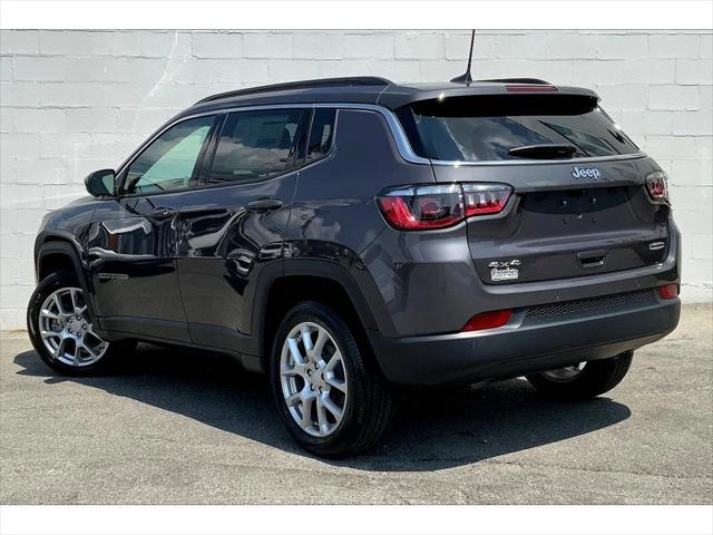 2024 Jeep Compass COMPASS LATITUDE LUX 4X4