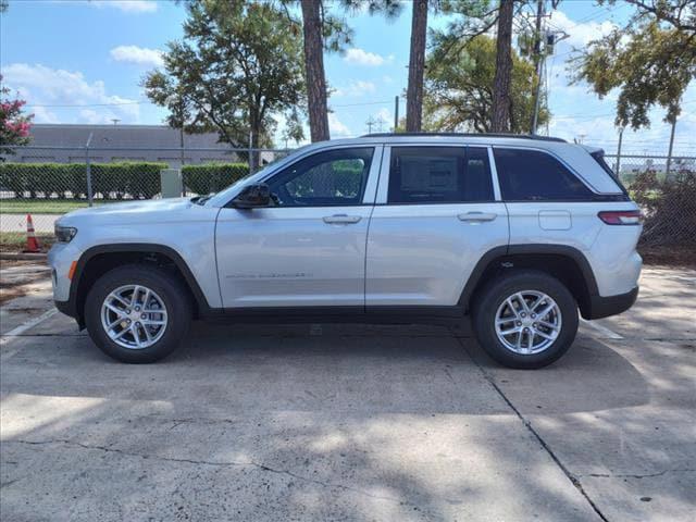 2024 Jeep Grand Cherokee GRAND CHEROKEE LAREDO X 4X4